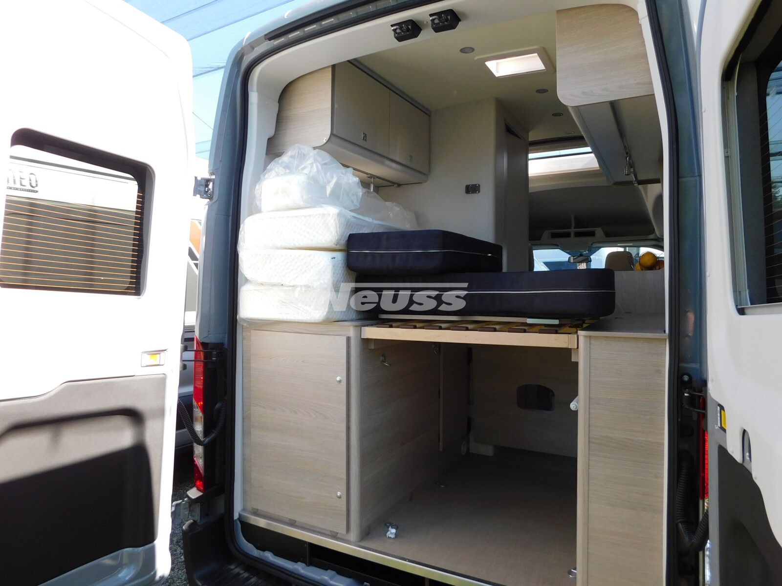 Fahrzeugabbildung Bürstner Lineo C 550 Markise, Combi6D/E, AWT iso+beheizt