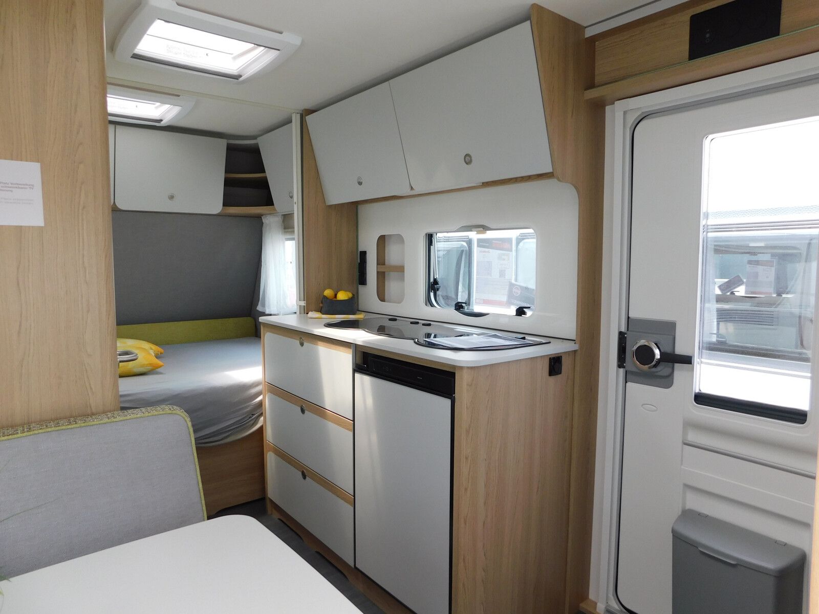 Fahrzeugabbildung Dethleffs Aero 410 QS Auflastung, Dusch und Touring Paket