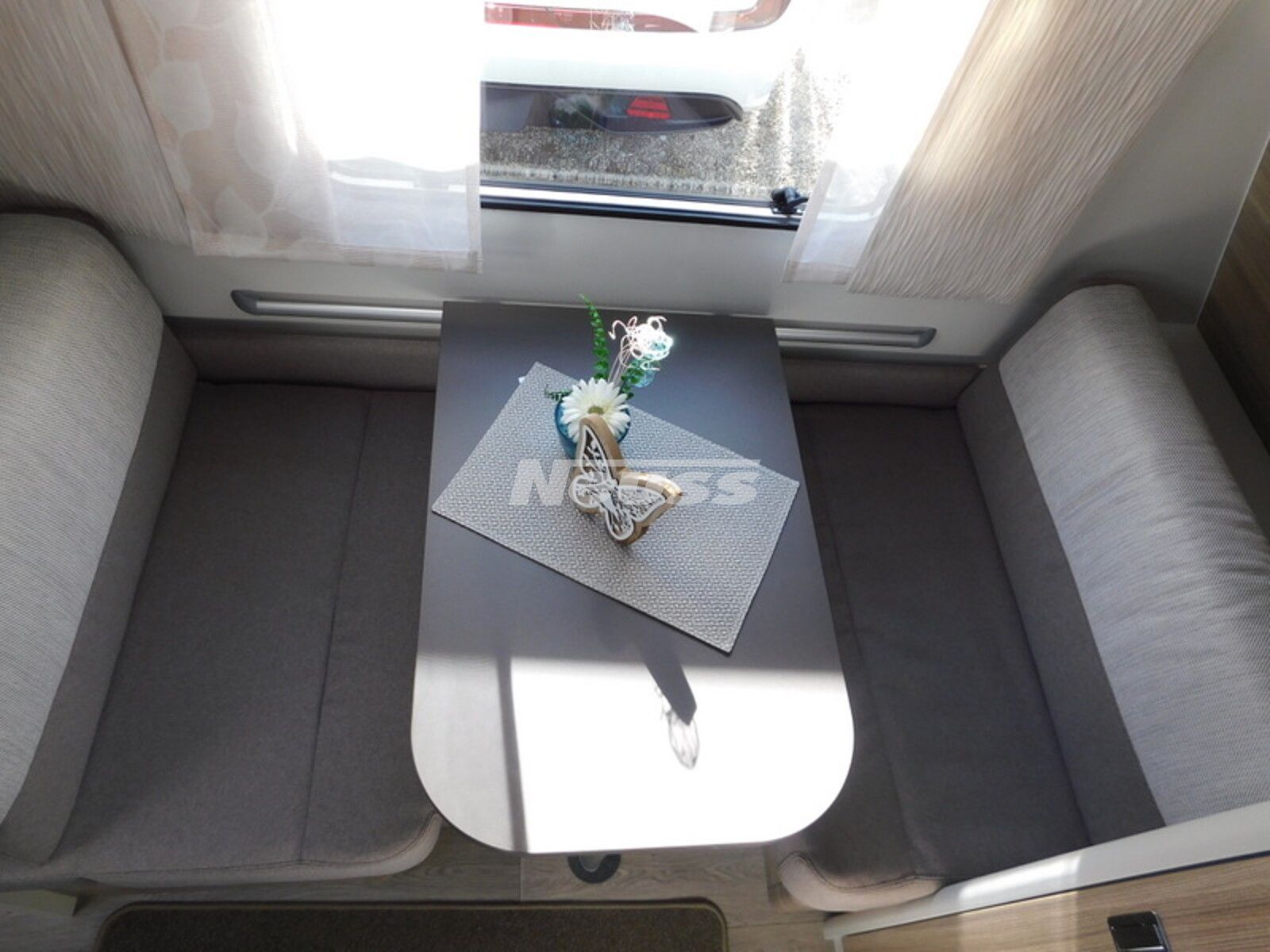 Fahrzeugabbildung Bürstner Averso Plus 510 TK Auflastung, BadFenster,Glattb