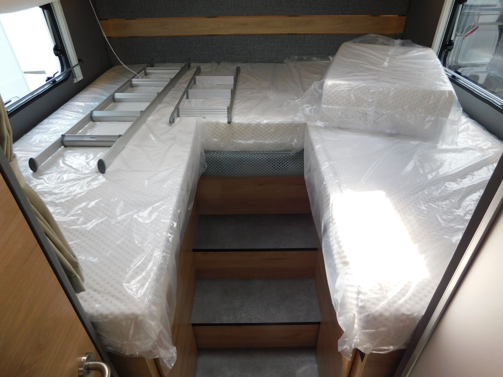 Fahrzeugabbildung Dethleffs Just Camp T 7052 EB Winterpaket, Hubbett, isofix