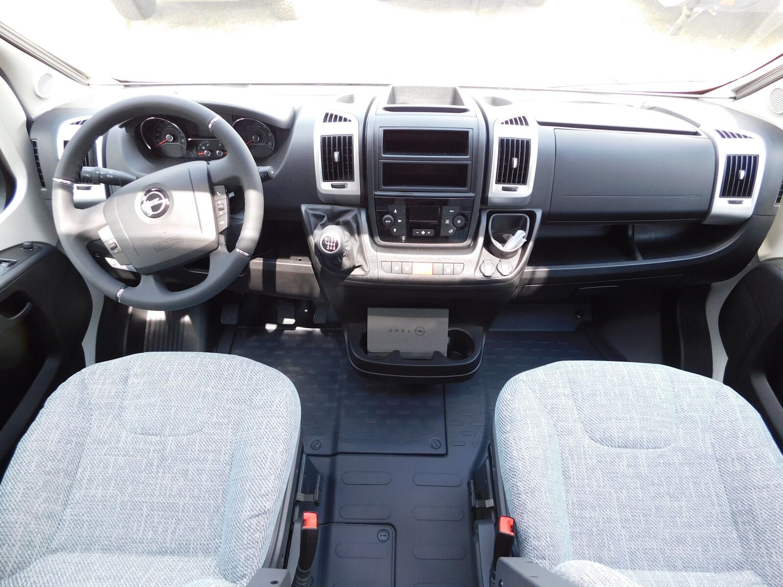 Fahrzeugabbildung Dethleffs Just Camp T 7052 EB Winterpaket, Hubbett, isofix