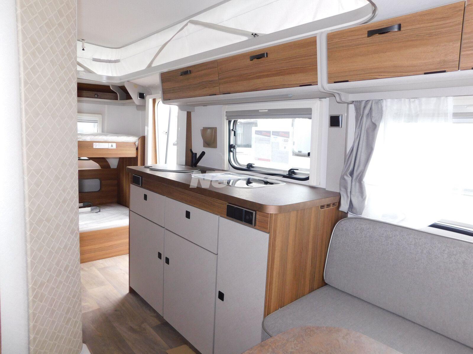 Fahrzeugabbildung HYMER / ERIBA / HYMERCAR Eriba Touring 560 Mover,1400Kg,Markise,95AH-Aut.