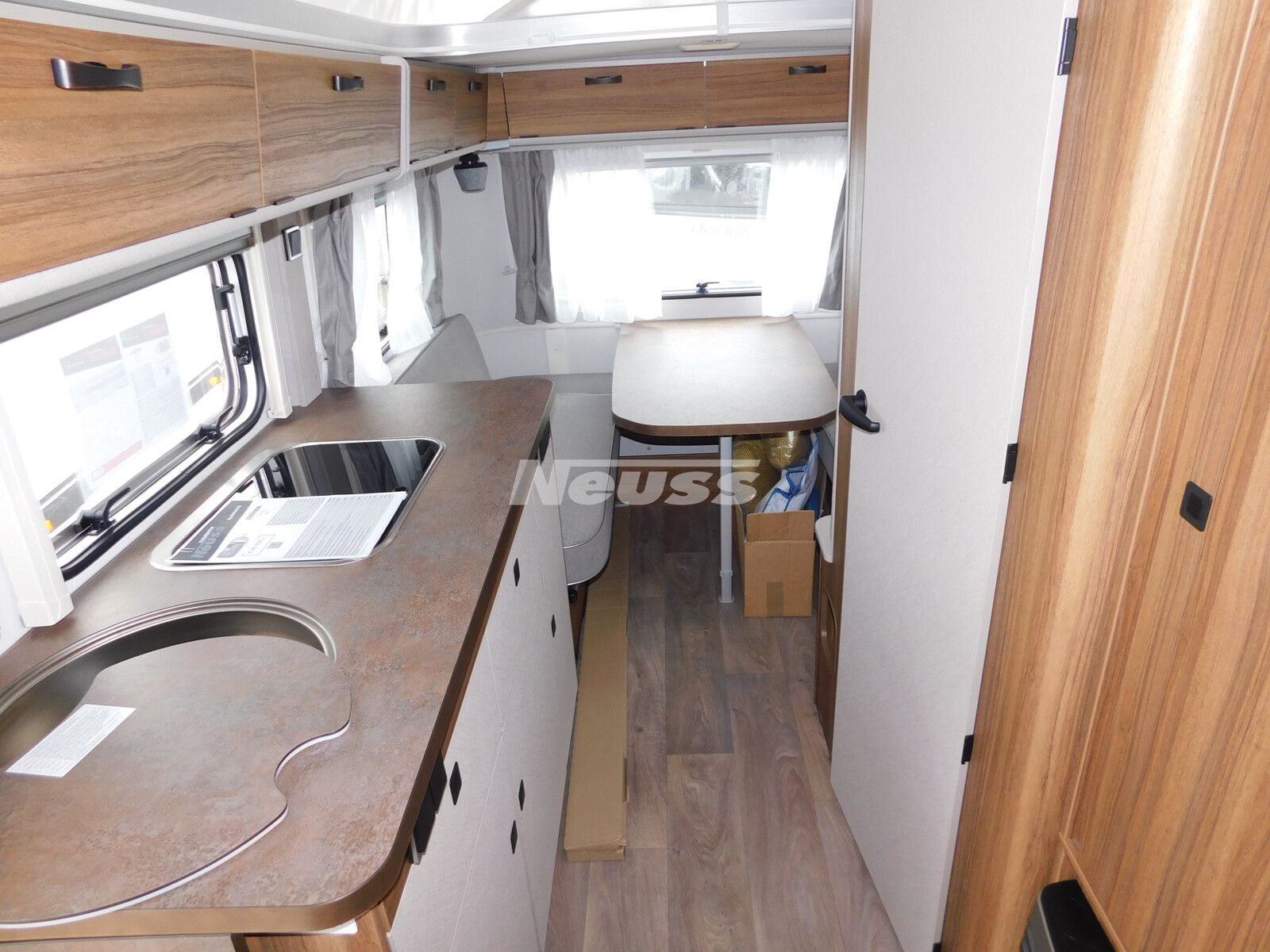 Fahrzeugabbildung HYMER / ERIBA / HYMERCAR Eriba Touring 560 Mover,1400Kg,Markise,95AH-Aut.