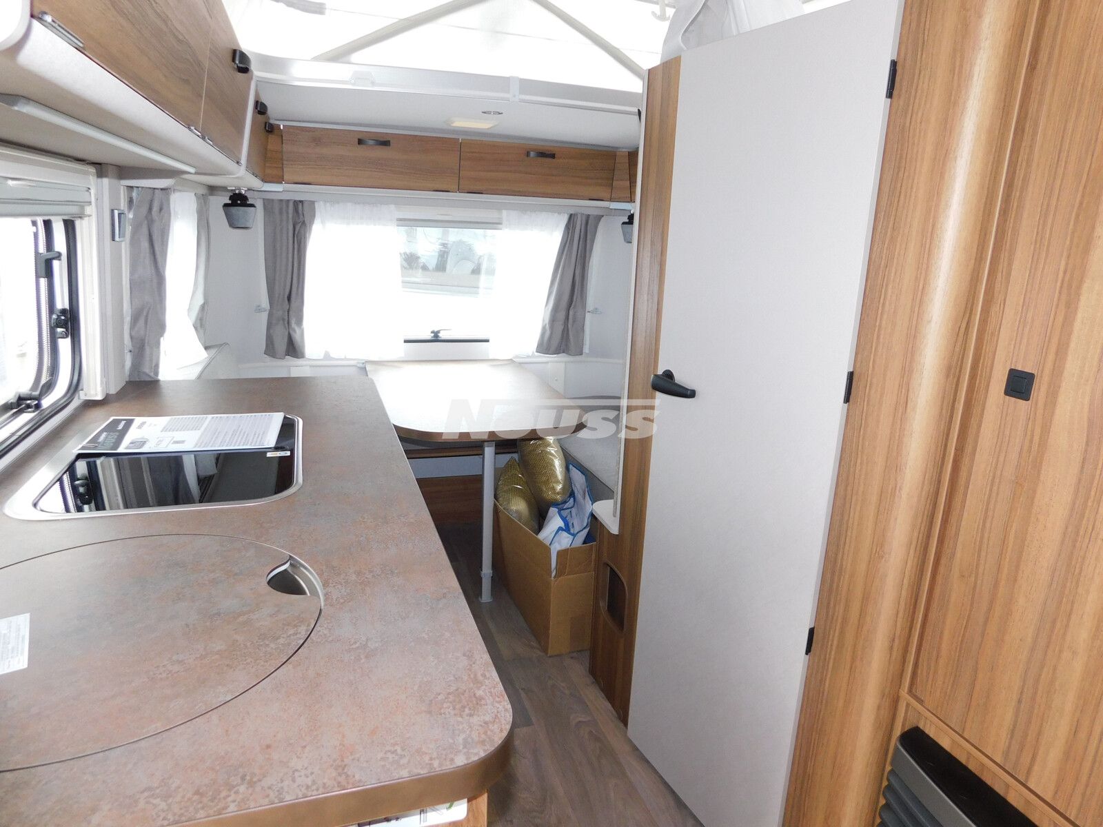 Fahrzeugabbildung HYMER / ERIBA / HYMERCAR Eriba Touring 560 Mover,1400Kg,Markise,95AH-Aut.