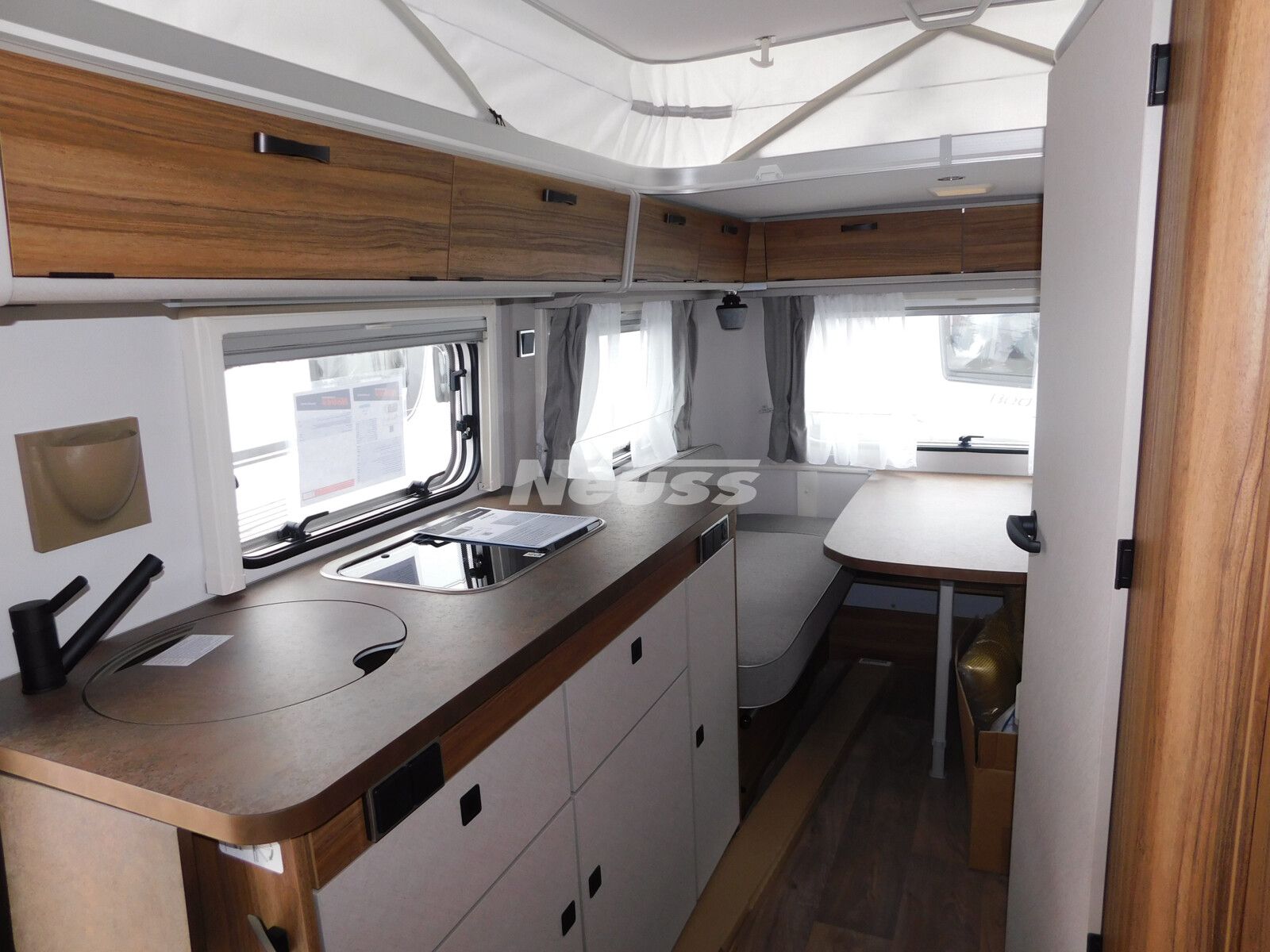 Fahrzeugabbildung HYMER / ERIBA / HYMERCAR Eriba Touring 560 Mover,1400Kg,Markise,95AH-Aut.