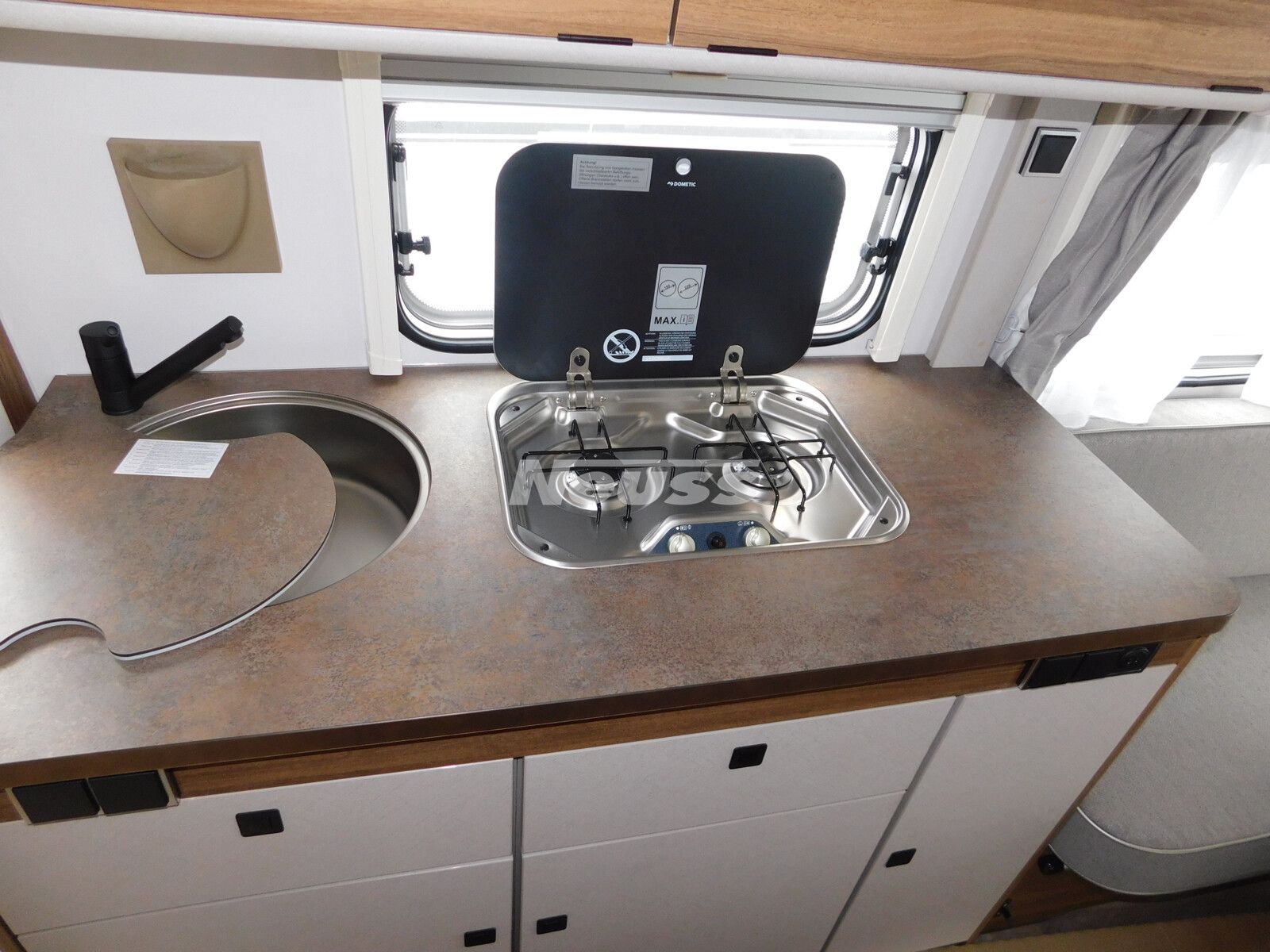Fahrzeugabbildung HYMER / ERIBA / HYMERCAR Eriba Touring 560 Mover,1400Kg,Markise,95AH-Aut.