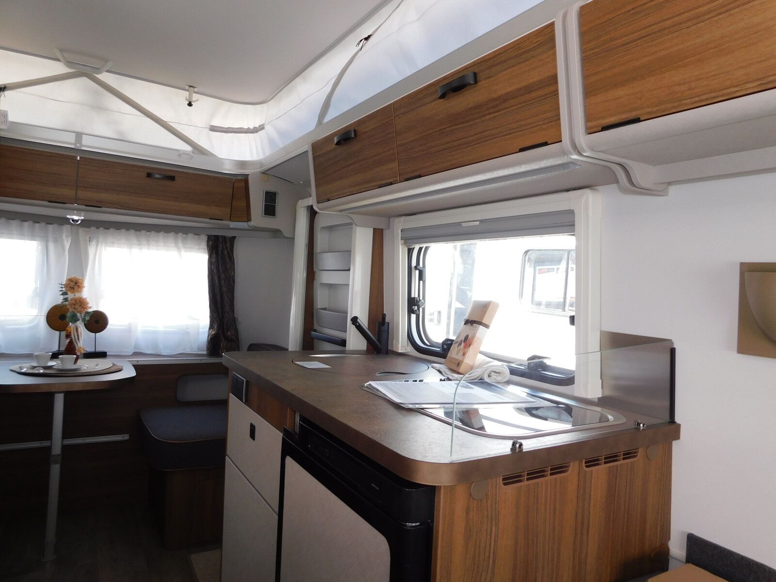 Fahrzeugabbildung HYMER / ERIBA / HYMERCAR Eriba Touring 542 Markise, Heckklappe, 1500Kg
