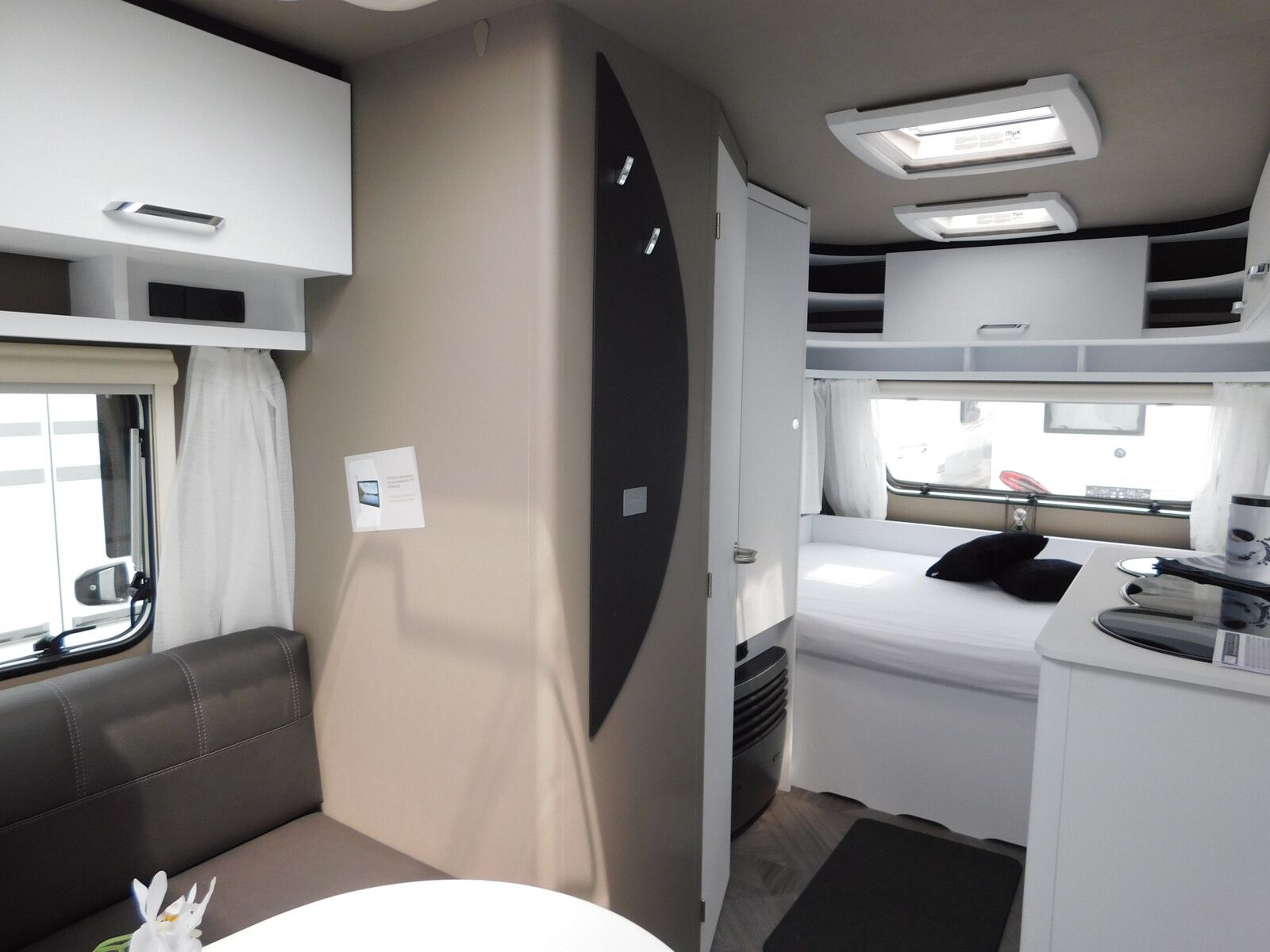 Fahrzeugabbildung Dethleffs c-go 415 QL Bugfenster, 650 Kg Zuladung !