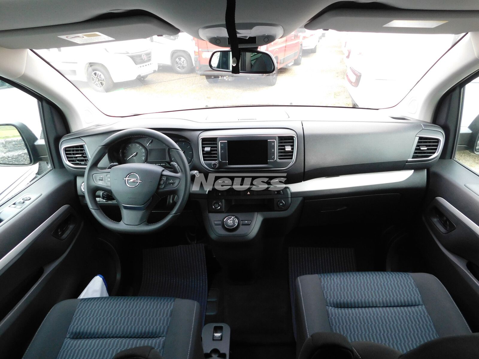 Fahrzeugabbildung Crosscamp Opel Flex Verfügbar ab November 2025