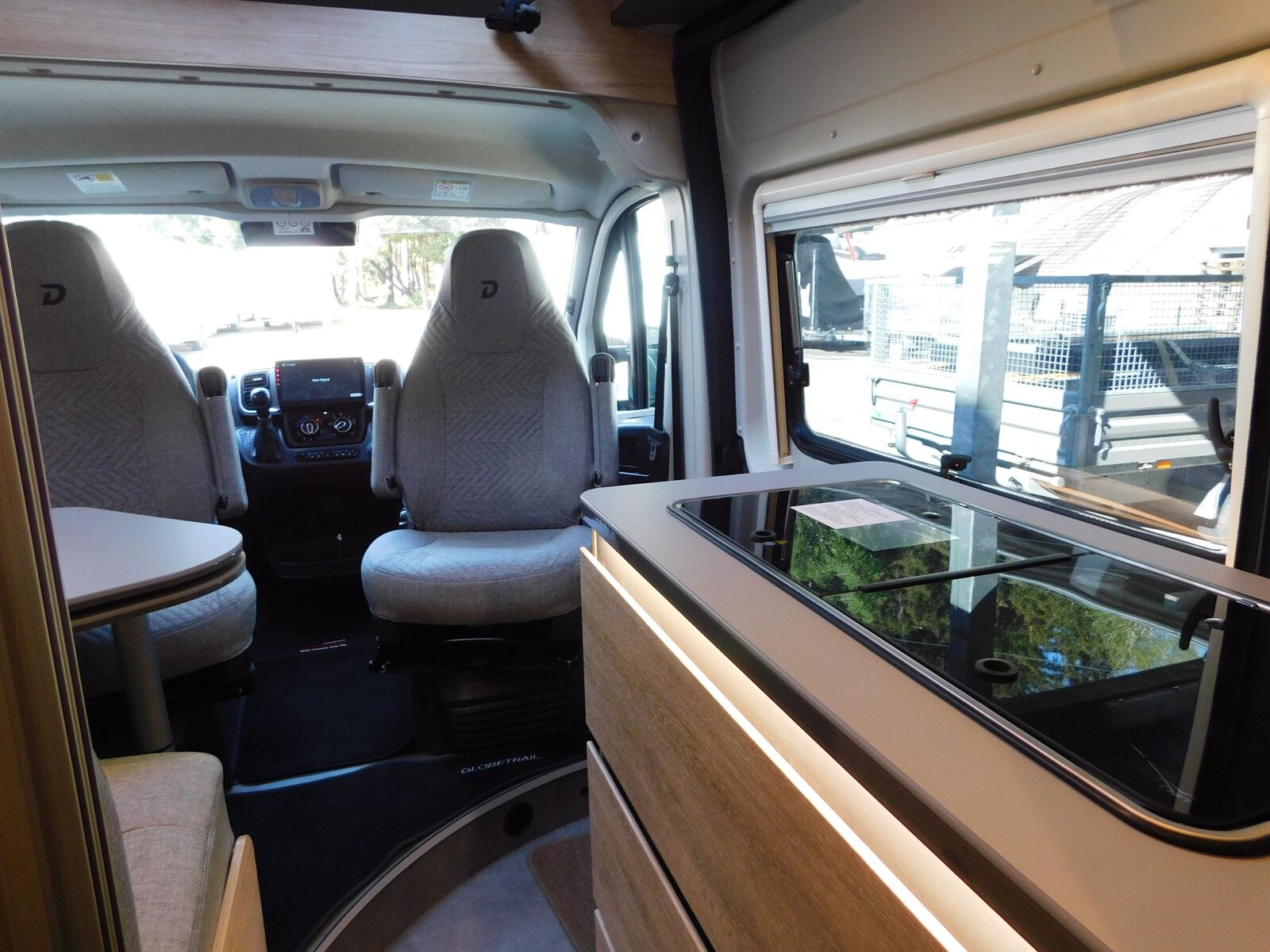 Fahrzeugabbildung Dethleffs Globetrail 600 DR Fiat Verfügbar ab November 202