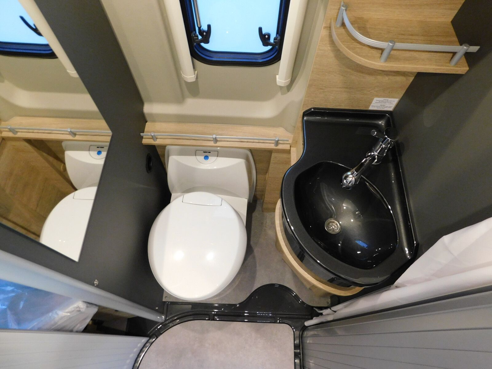 Fahrzeugabbildung Dethleffs Globetrail 600 DR Fiat Verfügbar ab November 202