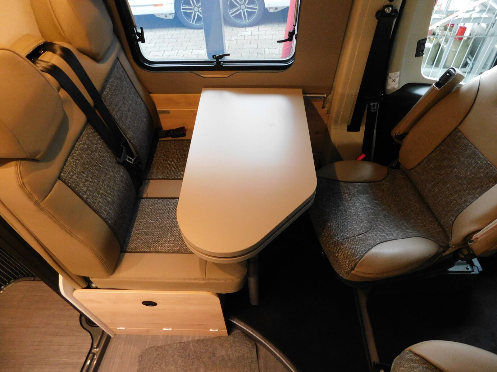 Fahrzeugabbildung Dethleffs Globetrail 600 ER Fiat Verfügbar ab November 202