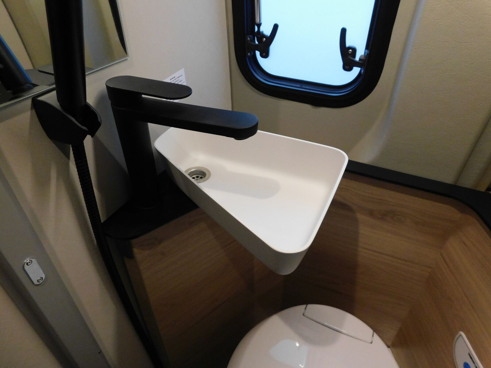 Fahrzeugabbildung Dethleffs Globetrail 600 ER Fiat Verfügbar ab November 202
