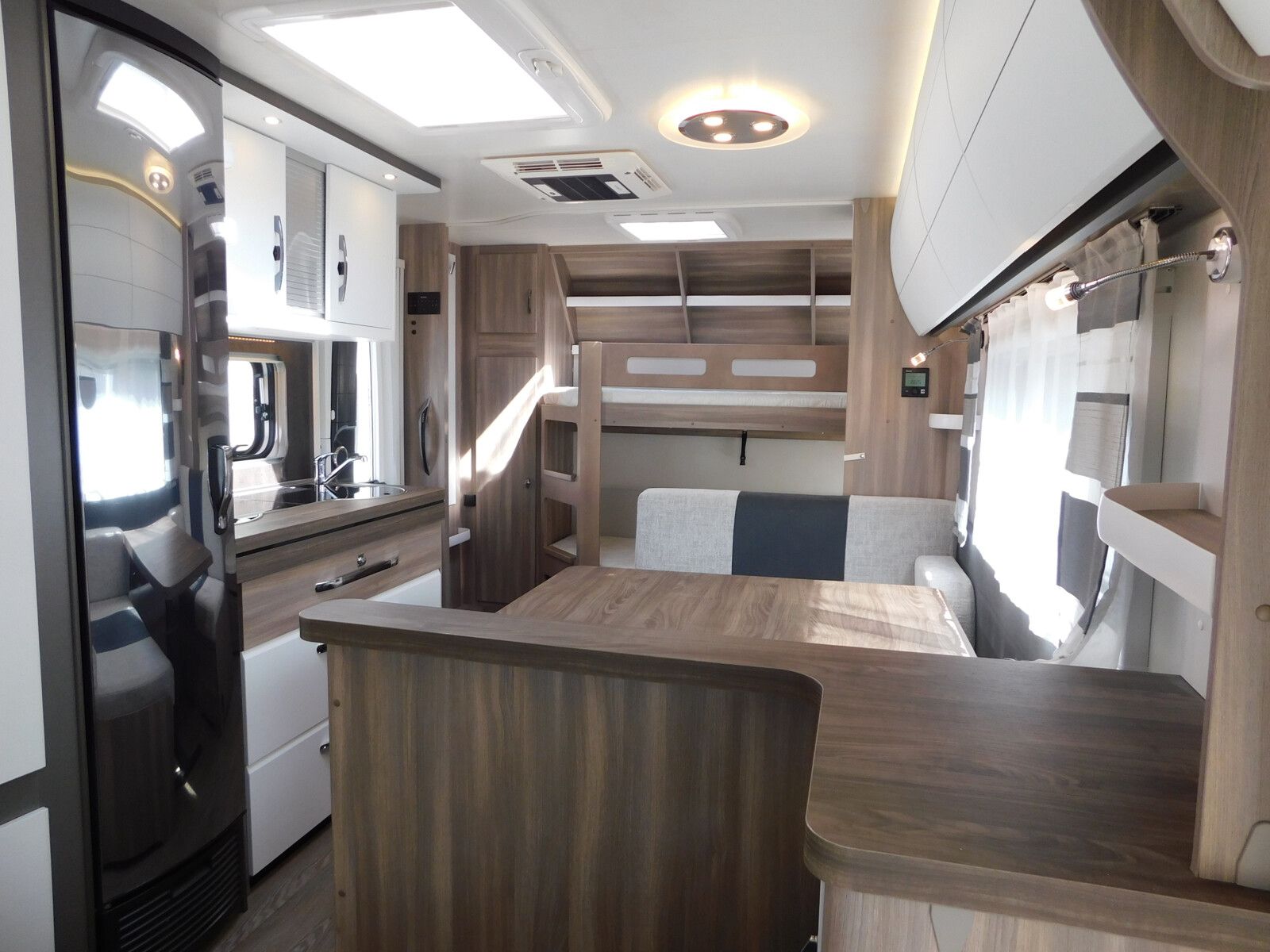 Fahrzeugabbildung Hobby Excellent Edition 560 KMFe Klima, Mover, Autark