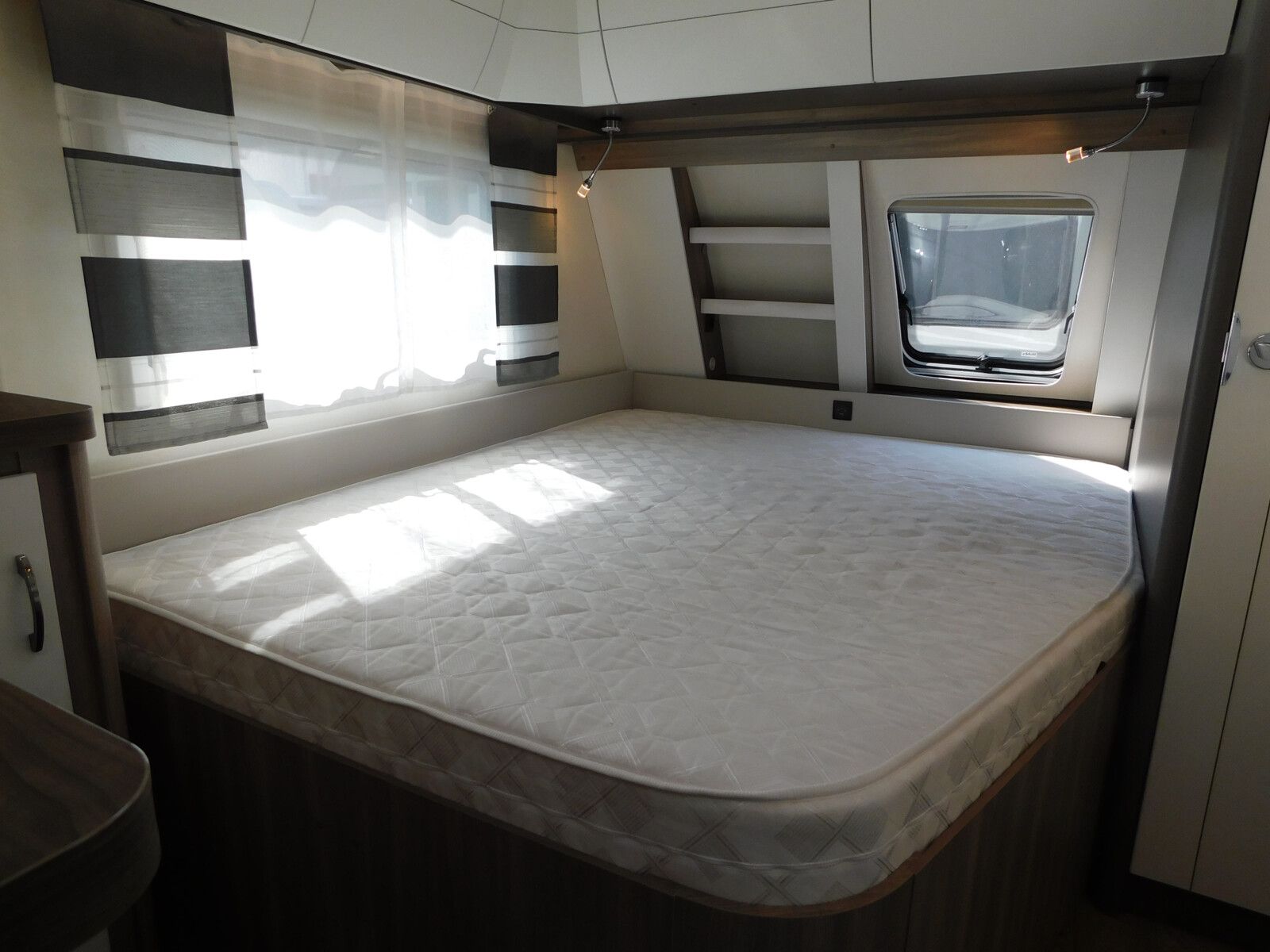 Fahrzeugabbildung Hobby Excellent Edition 560 KMFe Klima, Mover, Autark