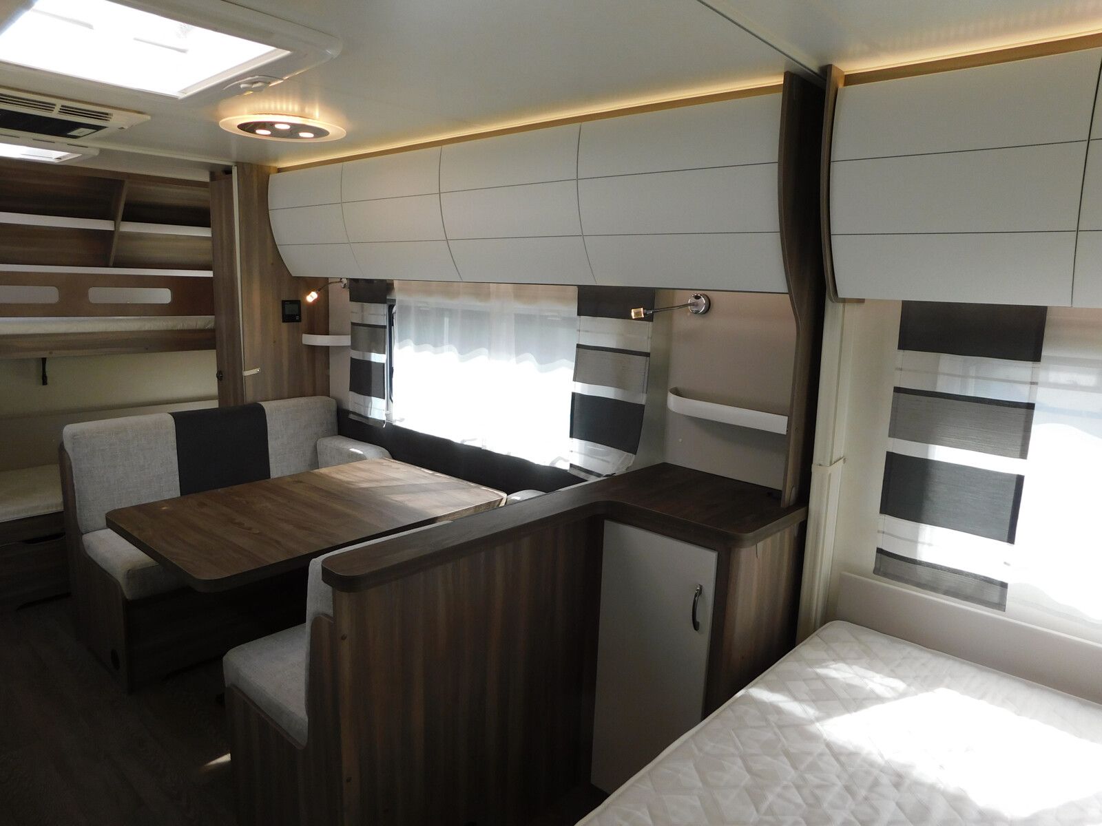 Fahrzeugabbildung Hobby Excellent Edition 560 KMFe Klima, Mover, Autark