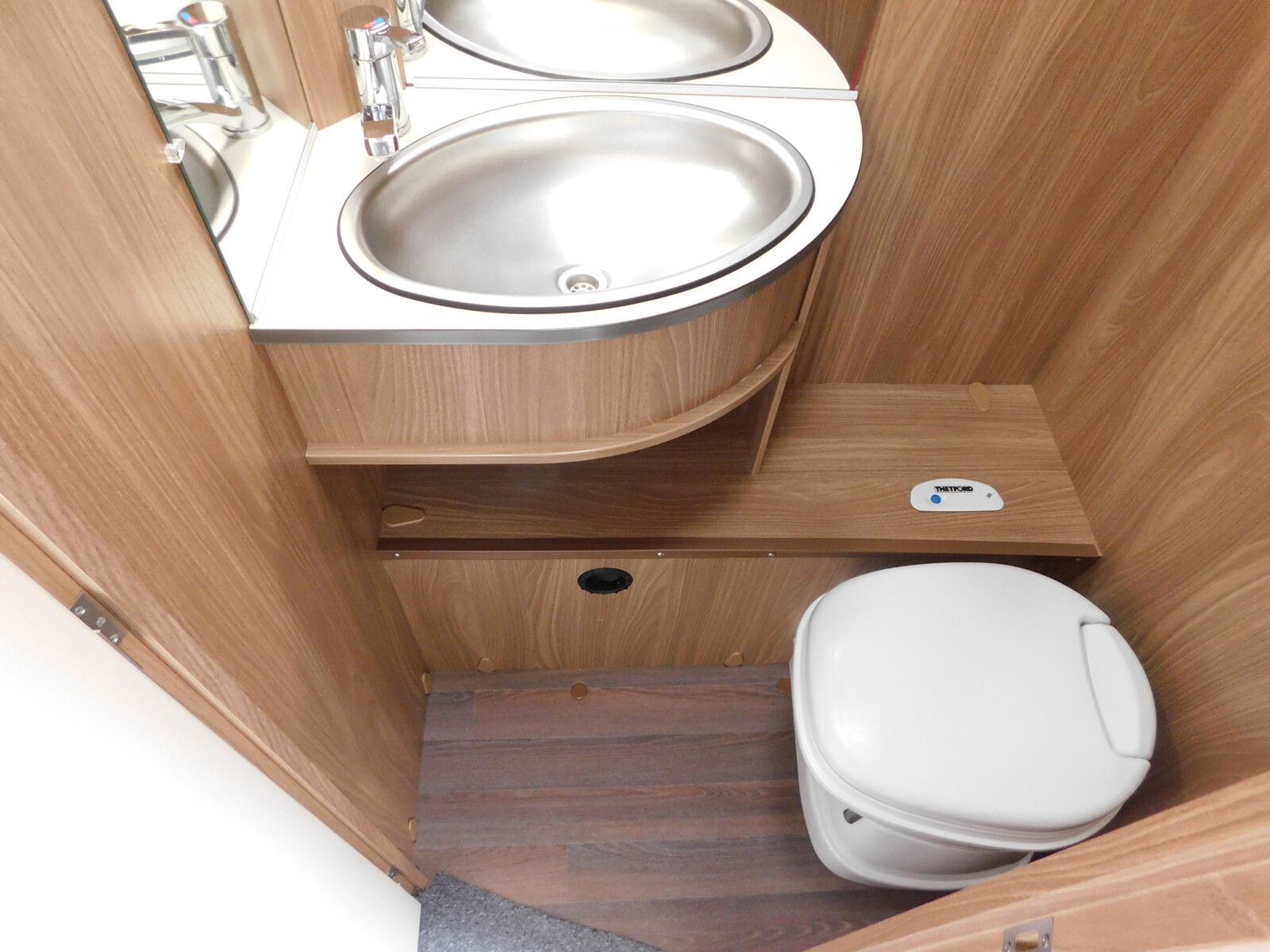 Fahrzeugabbildung Bürstner Premio Life 480 TL Mover+Sat+TV+Big-Foots+1360KG