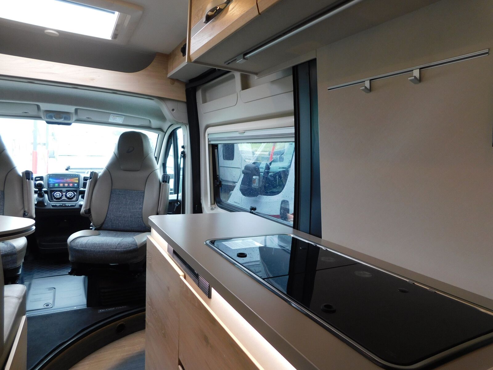 Fahrzeugabbildung Dethleffs Globetrail 640 S Automatik+90Jahrepkt+Schwenkbad