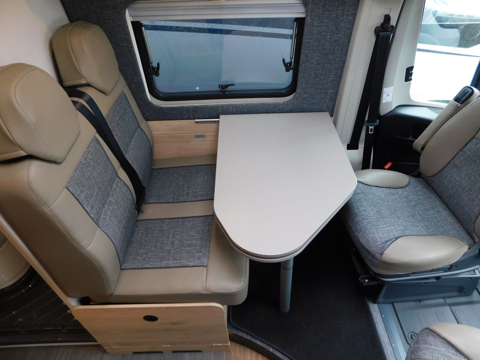 Fahrzeugabbildung Dethleffs Globetrail 640 S Automatik+90Jahrepkt+Schwenkbad