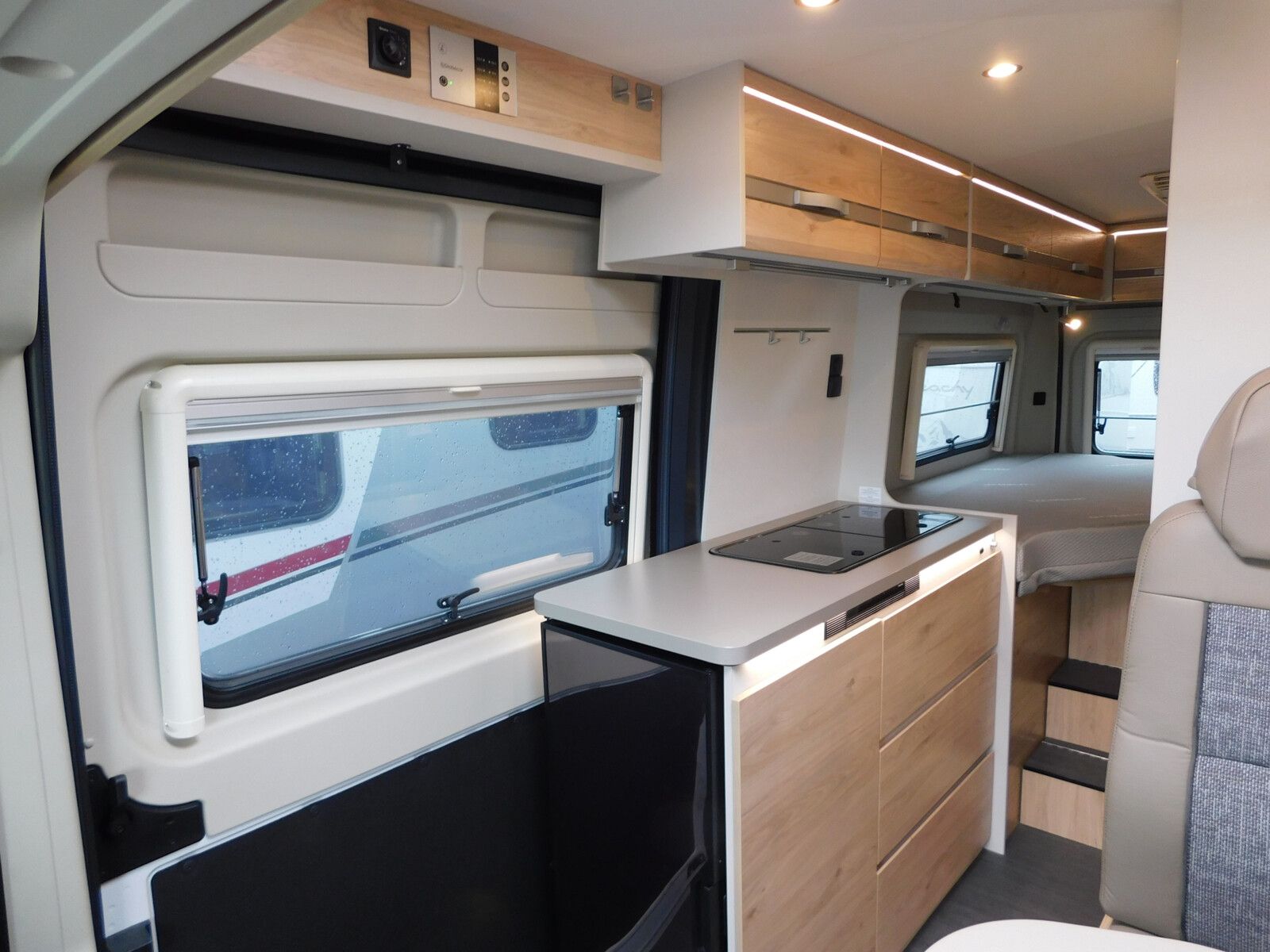 Fahrzeugabbildung Dethleffs Globetrail 640 S Automatik+90Jahrepkt+Schwenkbad