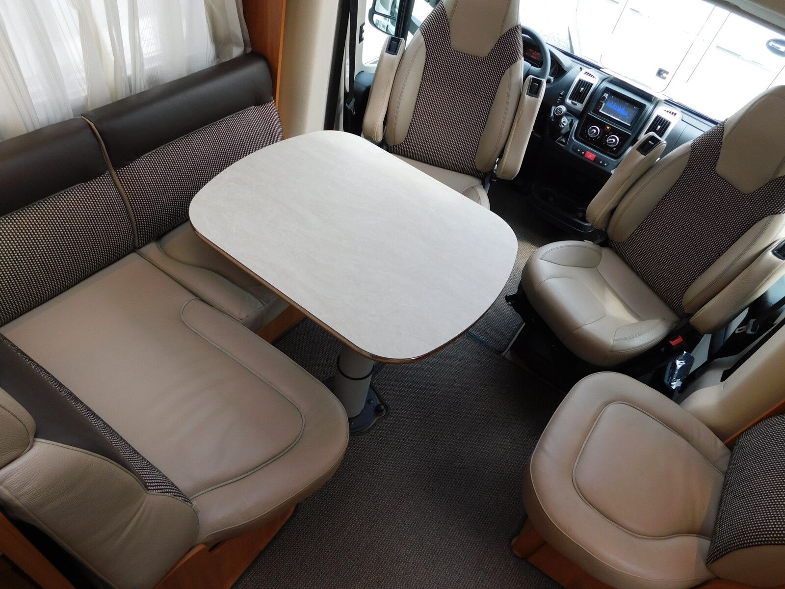 Fahrzeugabbildung HYMER / ERIBA / HYMERCAR Tramp SL 588 Hydraulikstützen,SAT+TV,Doppelboden