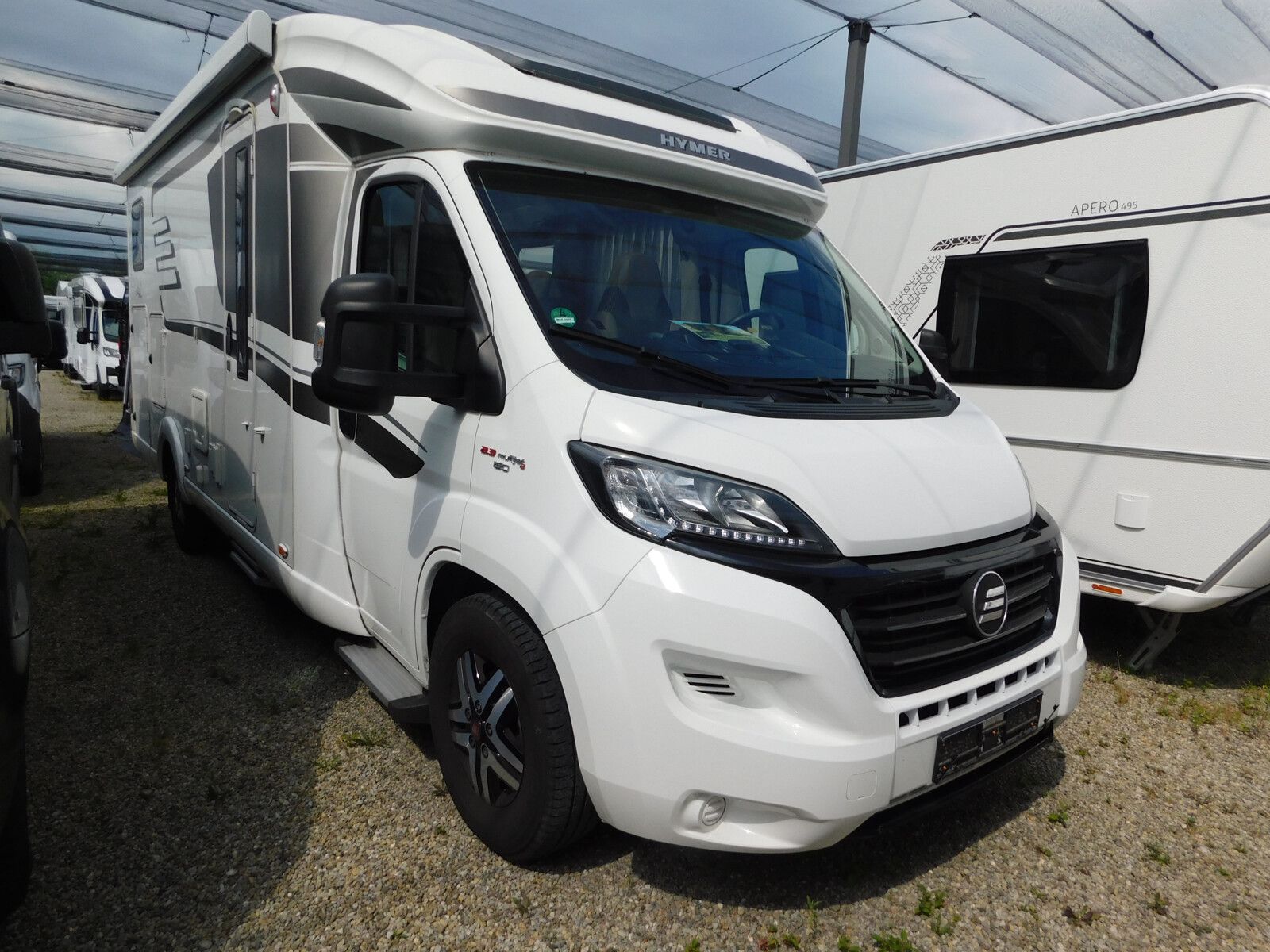 Fahrzeugabbildung HYMER / ERIBA / HYMERCAR Tramp SL 588 Hydraulikstützen,SAT+TV,Doppelboden
