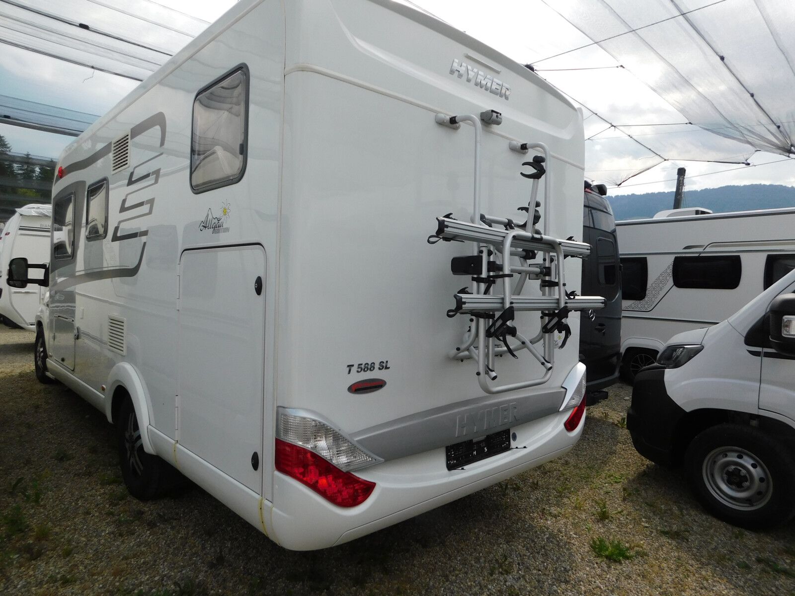 Fahrzeugabbildung HYMER / ERIBA / HYMERCAR Tramp SL 588 Hydraulikstützen,SAT+TV,Doppelboden